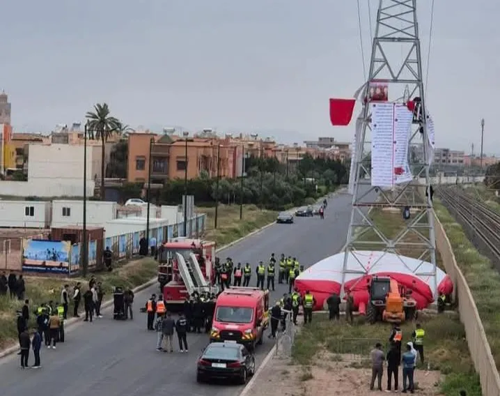 Security Alert in Marrakech as Man Climbs Power Pole Over Property Dispute