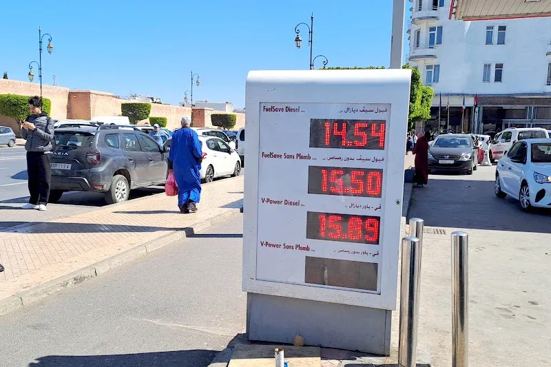 Fuel Prices in Morocco Decrease by One Dirham After Three Increases