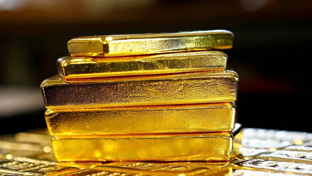 Gold Holds Steady While Oil Pressures Markets: A Shift in Global Trends?