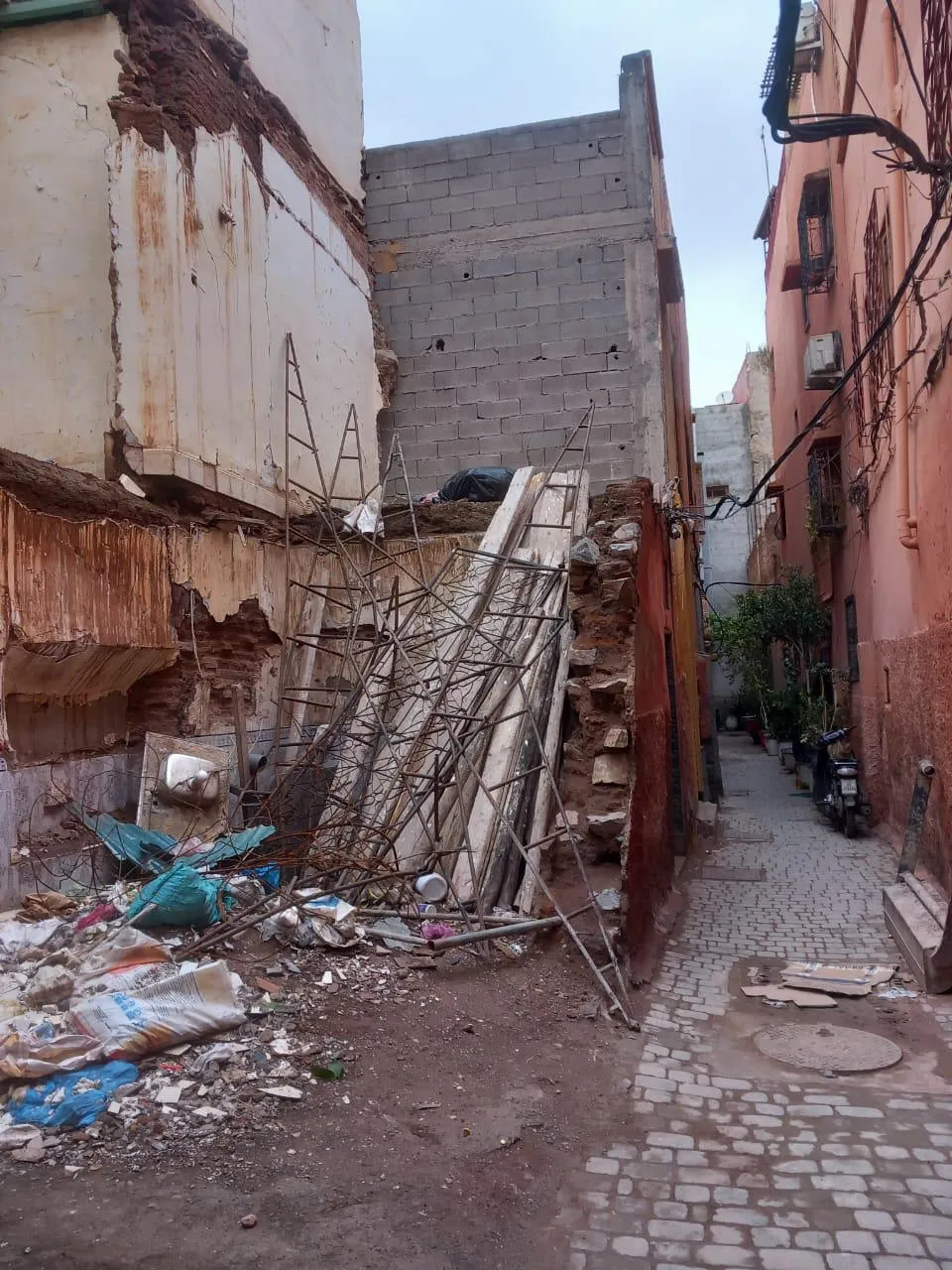 Urgent Call for Action: Residents of Marrakech Face Imminent Danger from Crumbling Building