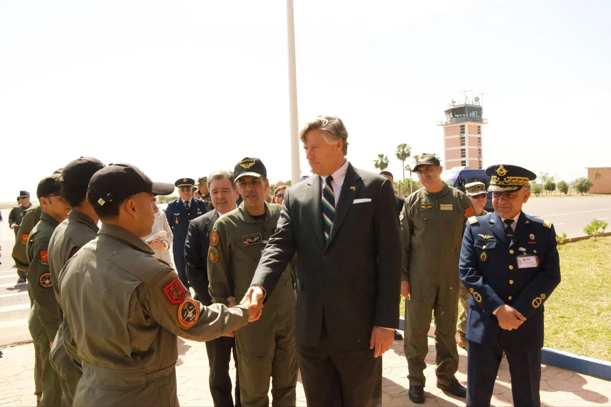 Christopher Landau Visits Moroccan Military Base in Benguerir