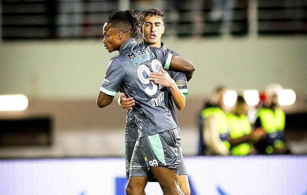 Raja Casablanca Claims Victory with Stunning Goal Against Wydad Fes