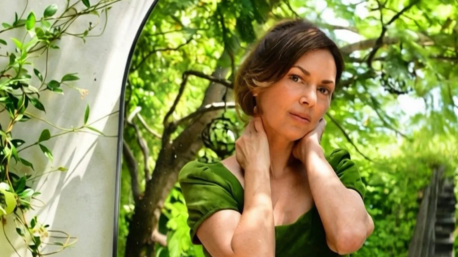 Susanna Hoffs Unveils 'The List' Album with Enigmatic Single 'Casablanca'