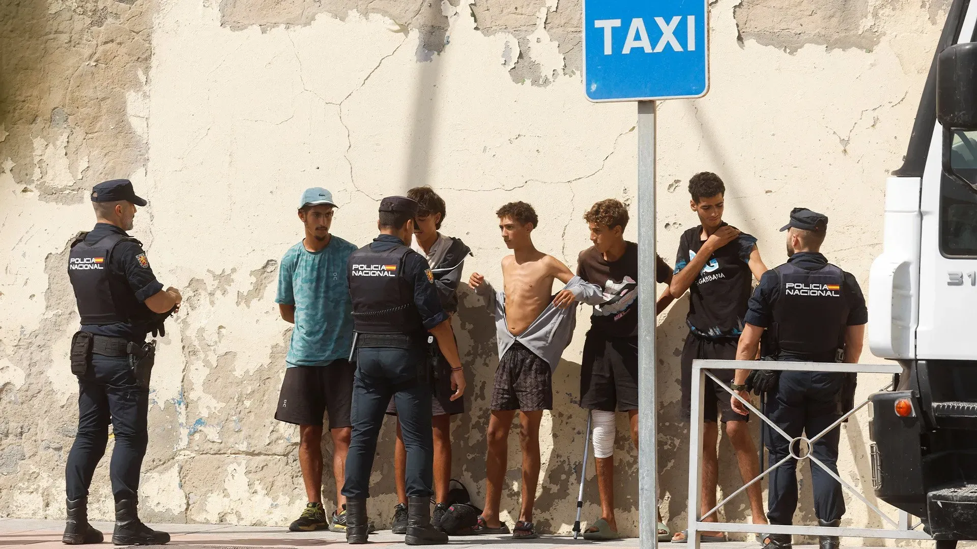 Survival Strategies of Migrants Stranded in Ceuta Amid Humanitarian Crisis