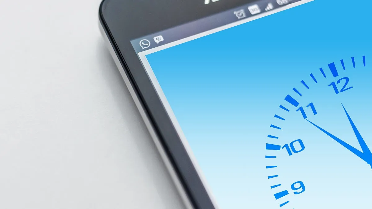 Morocco's GMT+1 Controversy: Citizens Demand a Return to Natural Time