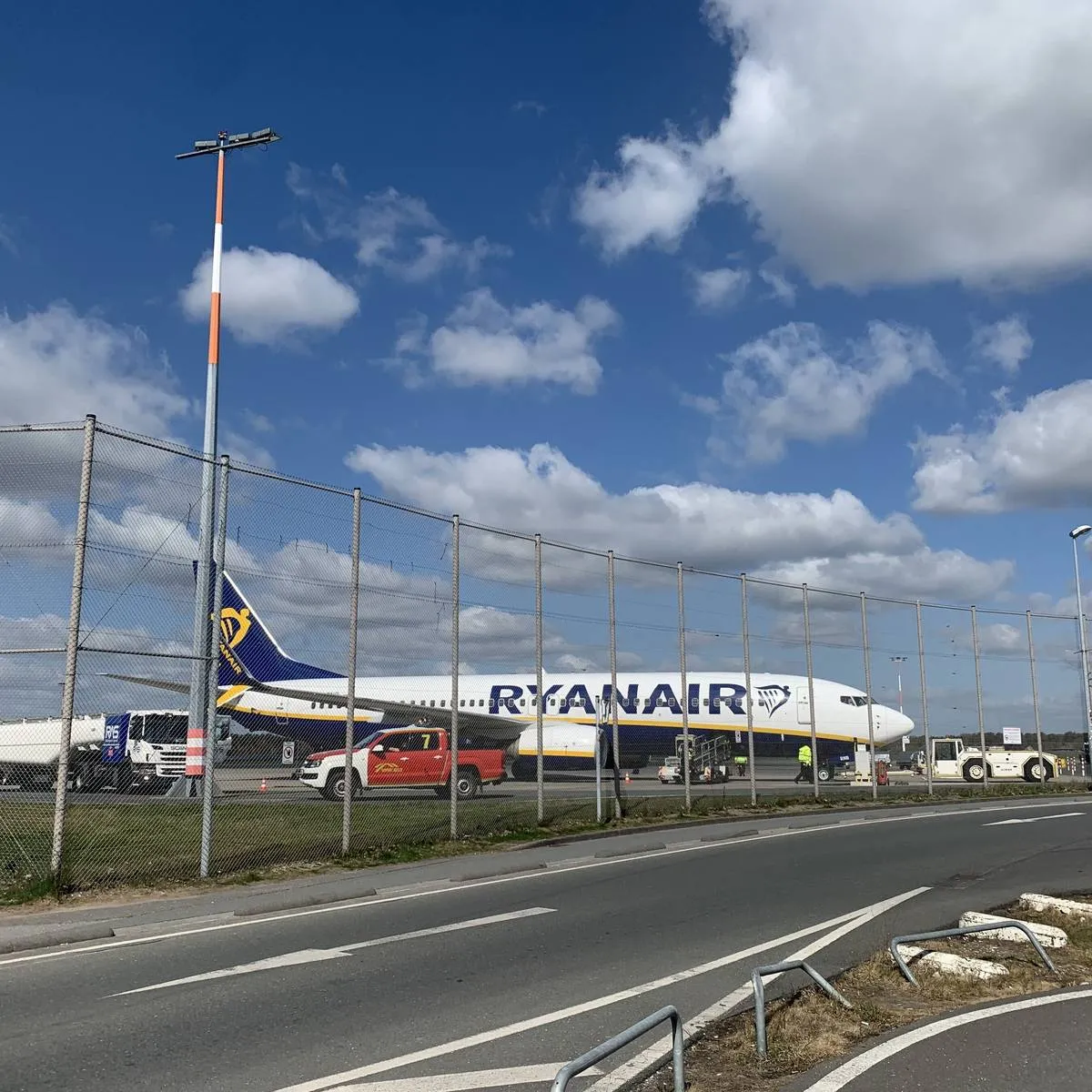 Unexpected Airport Incident: Man Pays €3500 Before Flight