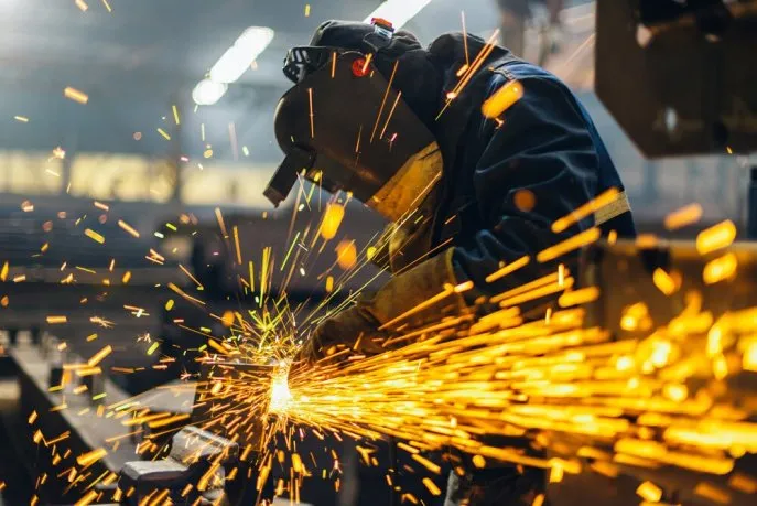 Manufacturing Production Declines in Q1 2026