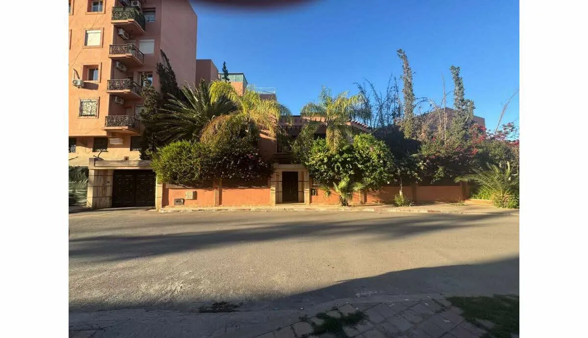 Couple Falls Victim to €25,000 Scam While in Morocco