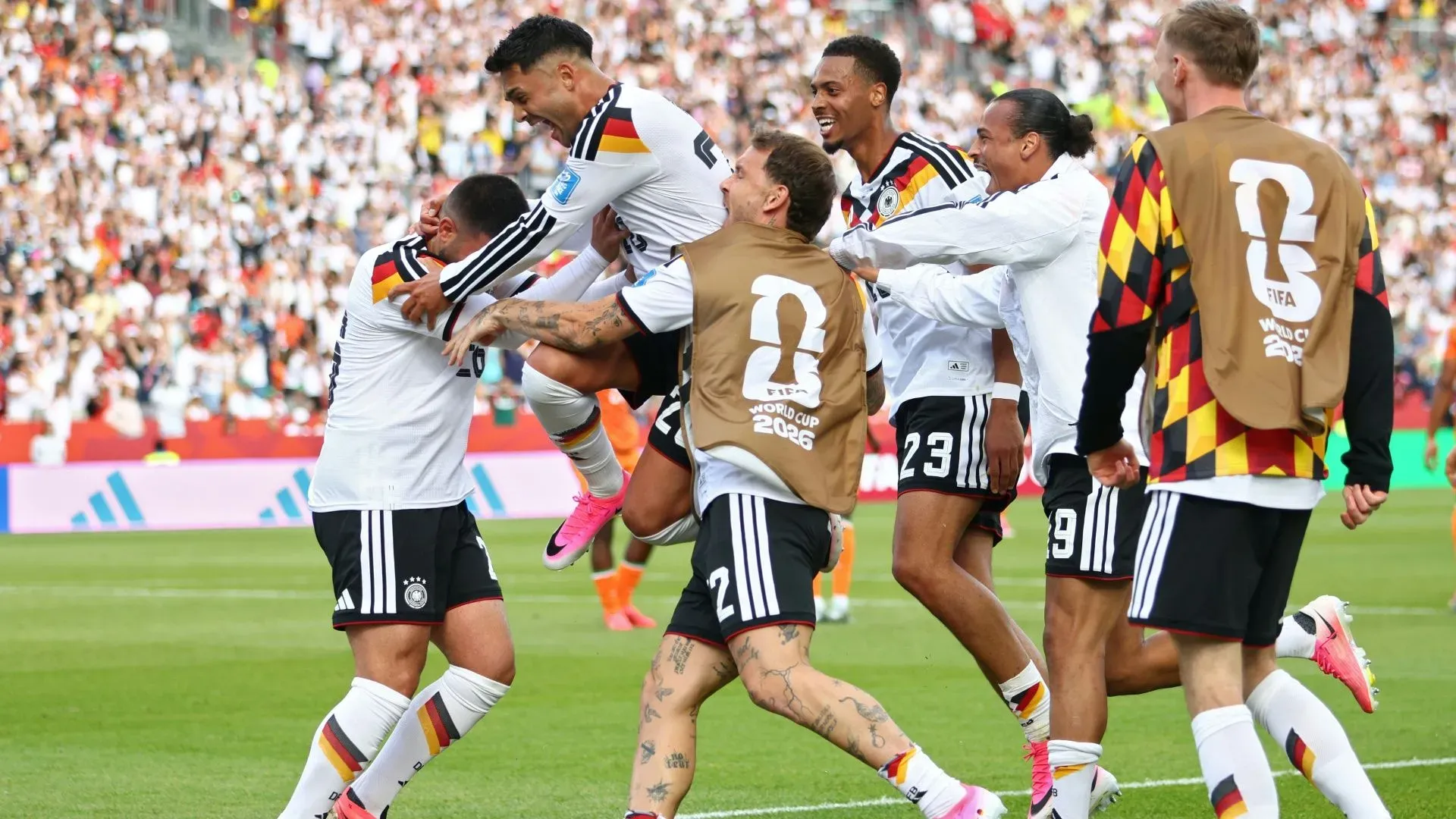 DFB Team Advances as Group Winner: What's Next for Germany in the Knockout Stage?
