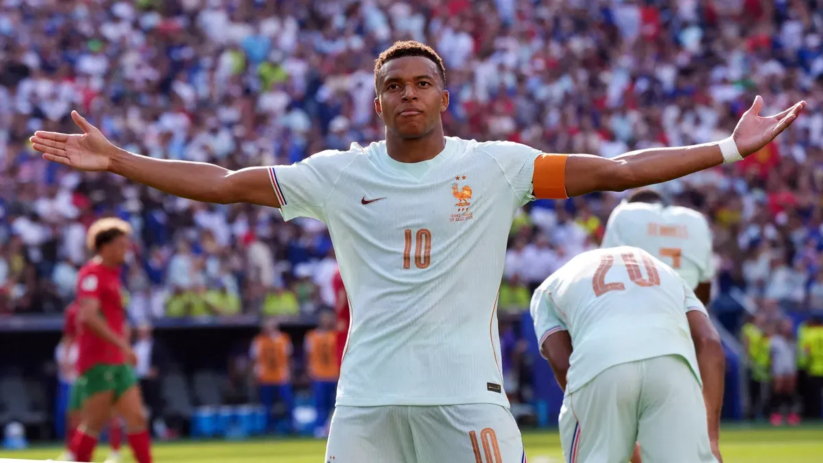 Kylian Mbappé's Rollercoaster Quarterfinal Performance: Triumphs and Trials
