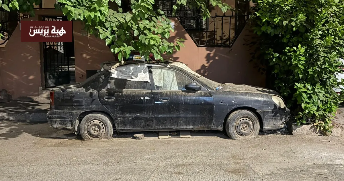 Concerns Rise Over Abandoned Vehicle in Marrakech Neighborhood